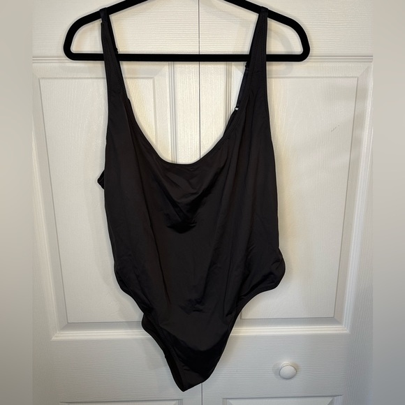 SKIMS Recycled Swim Scoop neck one piece Onyx 2X - Picture 5 of 10